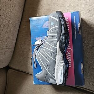 Nautilus composite toe safety shoes 9 Wide